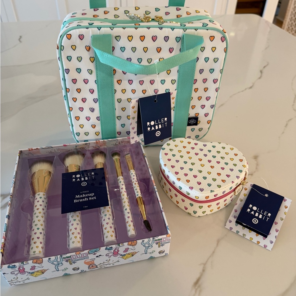 Roller Rabbit SOLD OUT Travel set! toiletry bag,makeup brush set,jewelry case